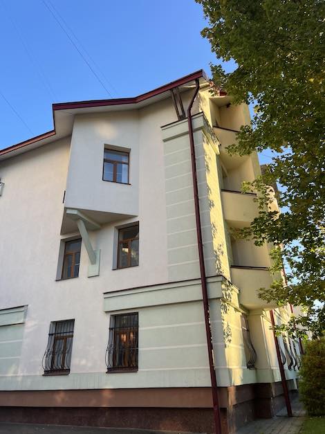 <span>Чому обирають наші пансіонати</span> About 01